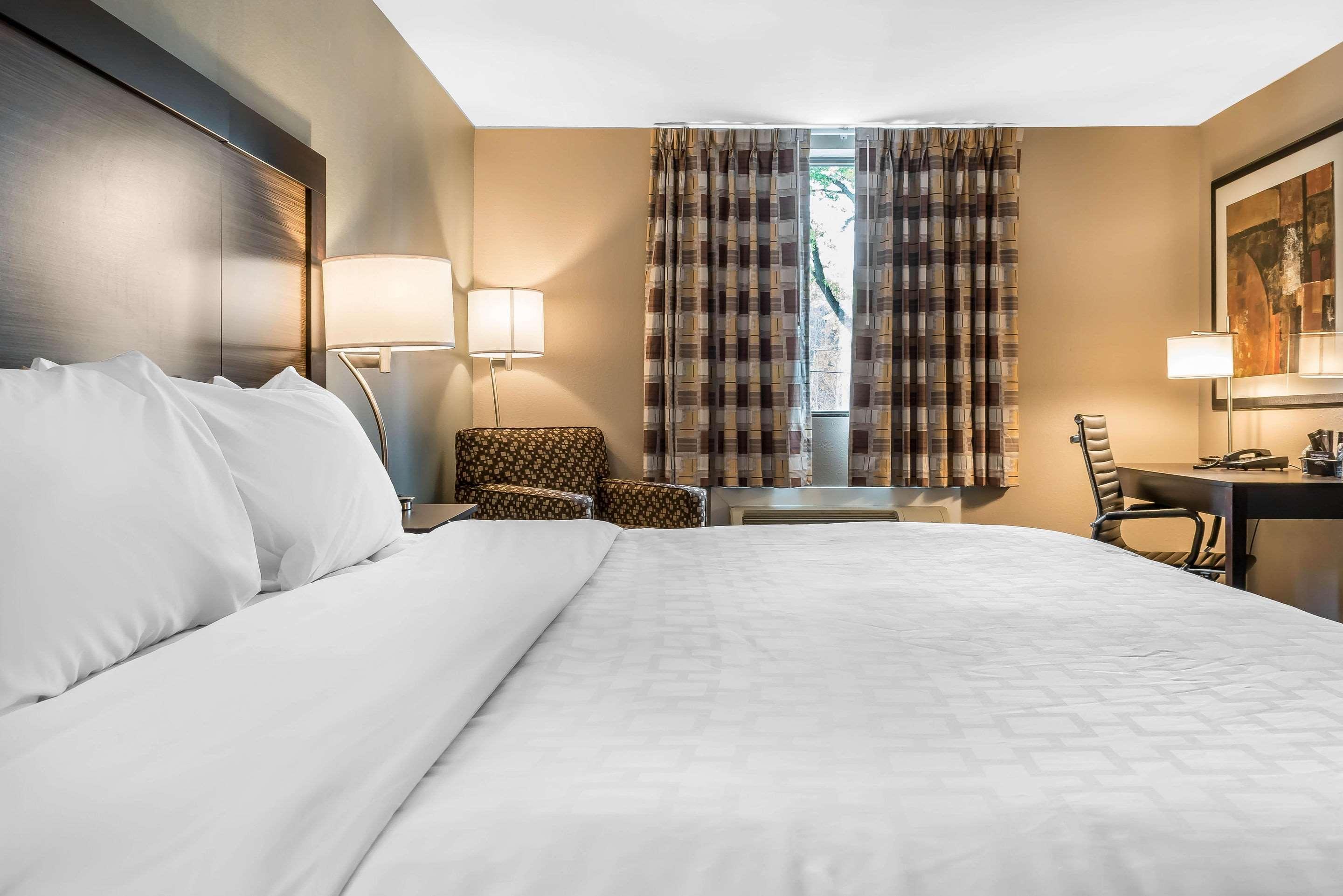 Clarion Inn Belle Vernon Eksteriør billede