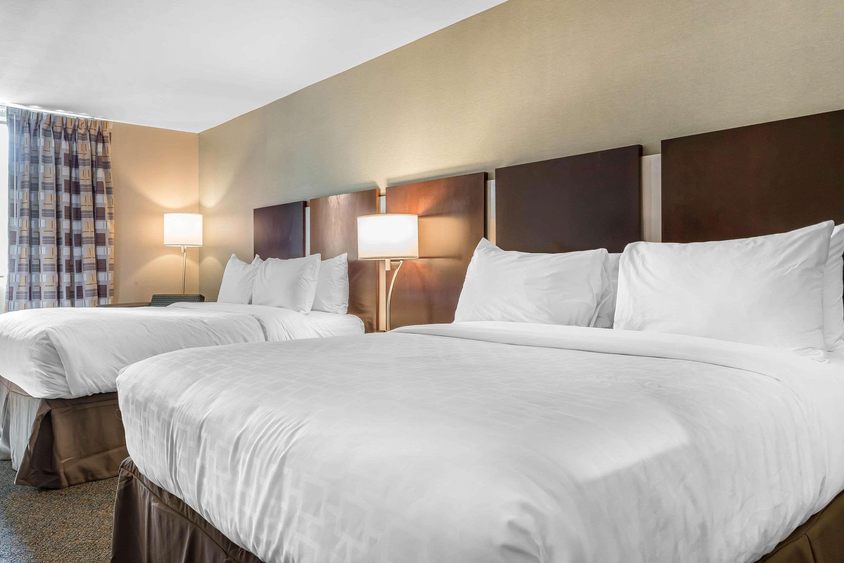 Clarion Inn Belle Vernon Eksteriør billede