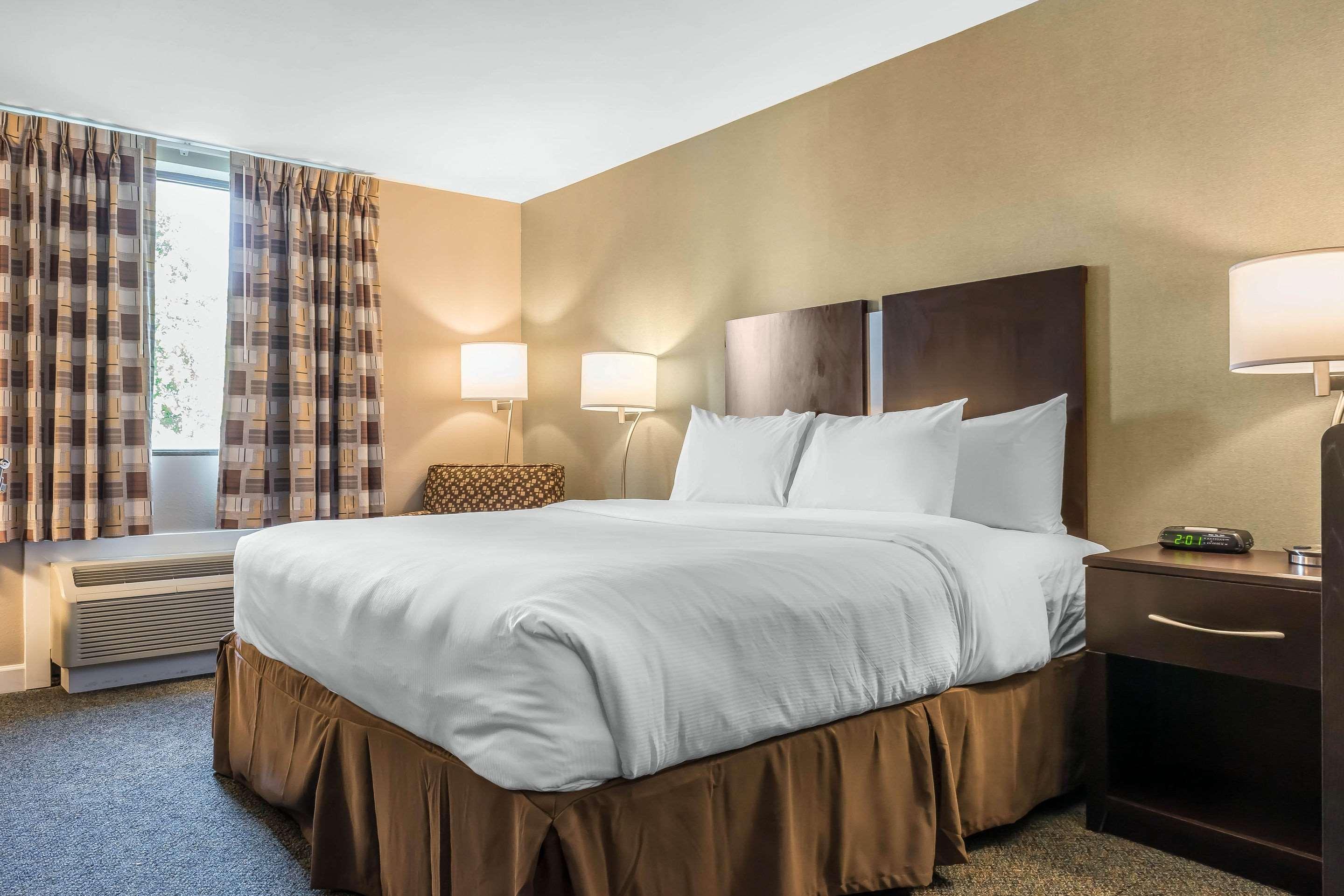 Clarion Inn Belle Vernon Eksteriør billede