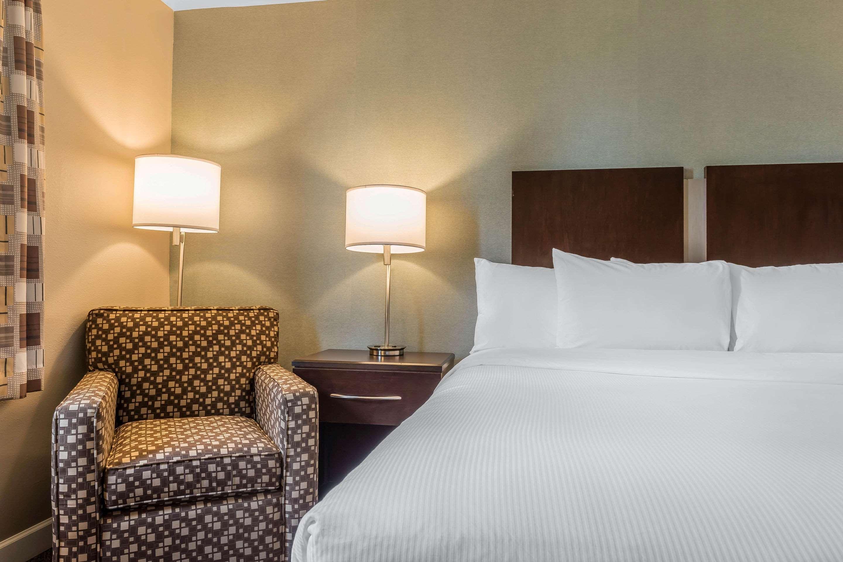 Clarion Inn Belle Vernon Eksteriør billede