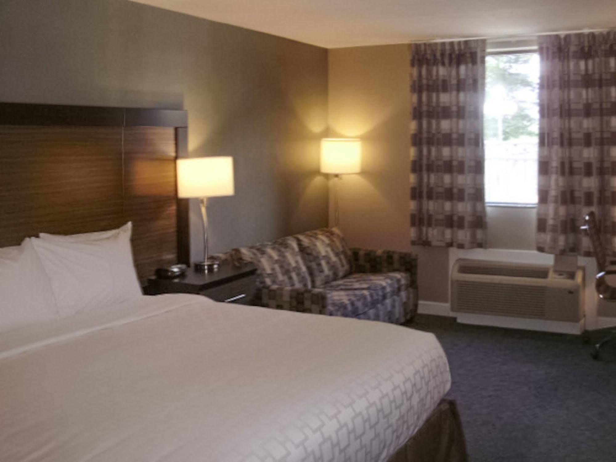 Clarion Inn Belle Vernon Eksteriør billede